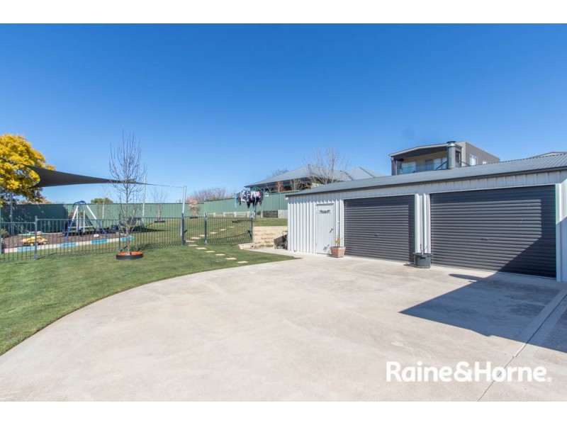 8 Blaxland Drive, Llanarth NSW 2795