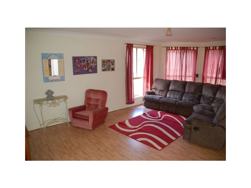 12 Willow Drive, Kelso NSW 2795