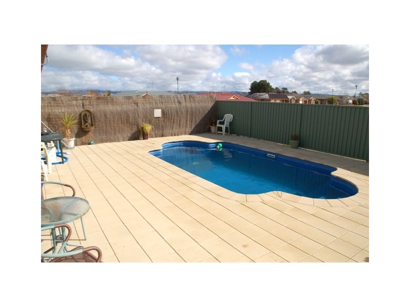 12 Willow Drive, Kelso NSW 2795