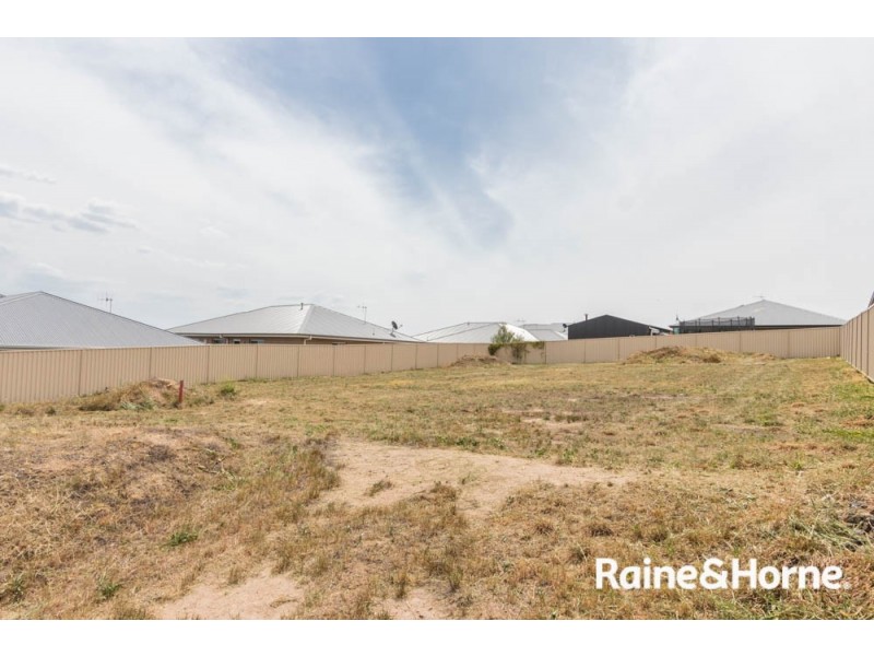 64 Wentworth Drive, Kelso NSW 2795