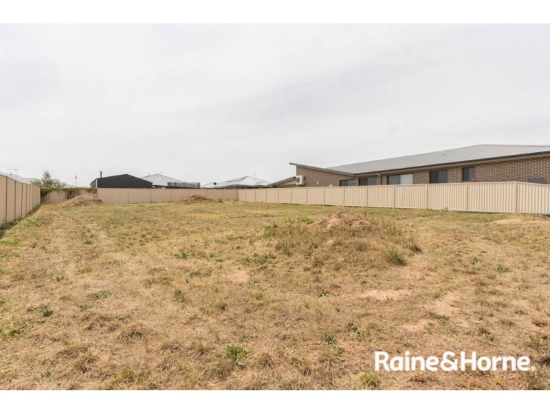 64 Wentworth Drive, Kelso NSW 2795