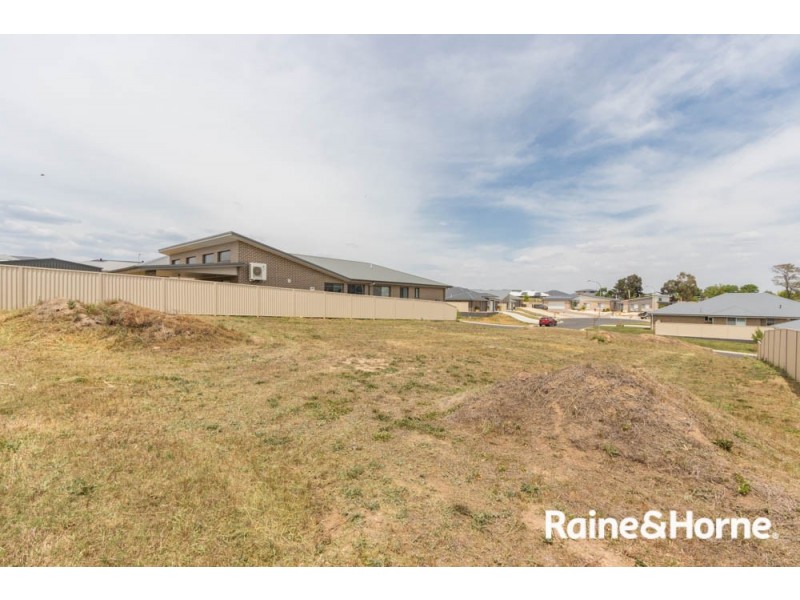 64 Wentworth Drive, Kelso NSW 2795