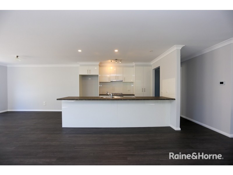 12 Matthews Street, Windradyne NSW 2795