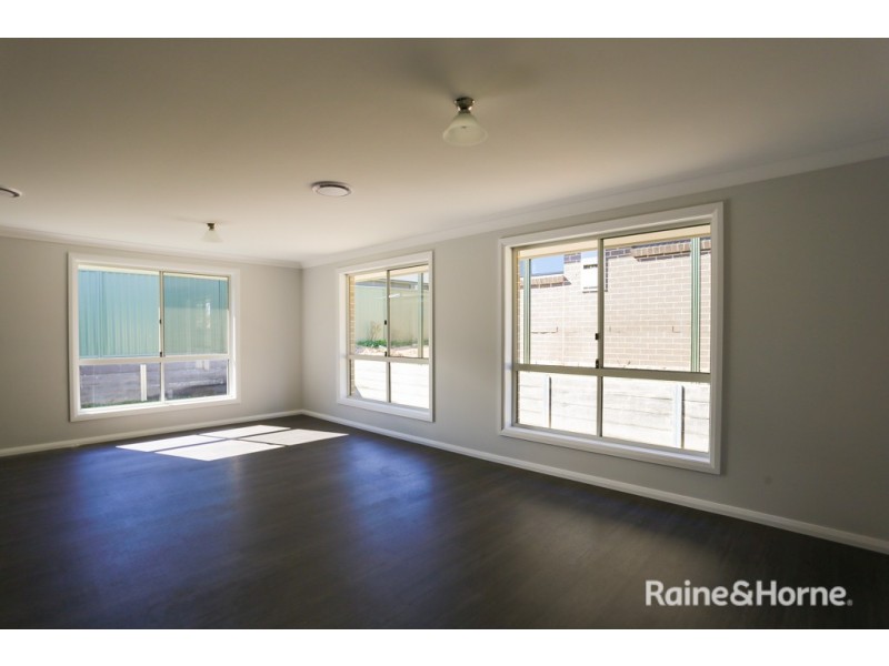 12 Matthews Street, Windradyne NSW 2795
