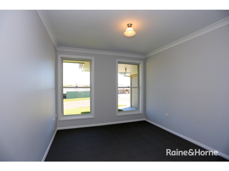 12 Matthews Street, Windradyne NSW 2795