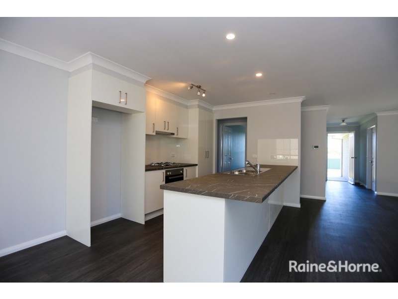 12 Matthews Street, Windradyne NSW 2795