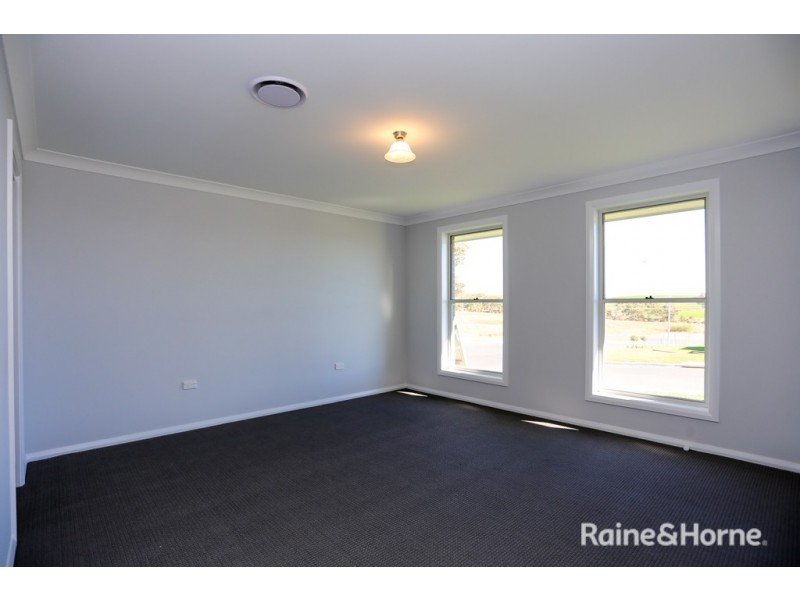12 Matthews Street, Windradyne NSW 2795