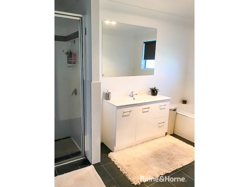 2 Morgan Place, Llanarth NSW 2795