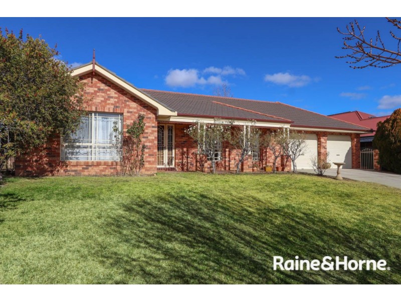 19 Wentworth Drive, Kelso NSW 2795