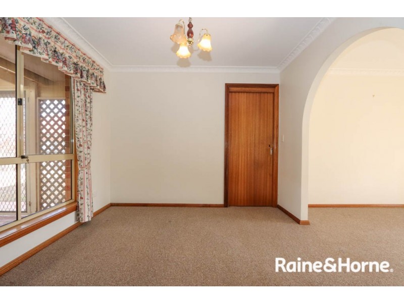 19 Wentworth Drive, Kelso NSW 2795