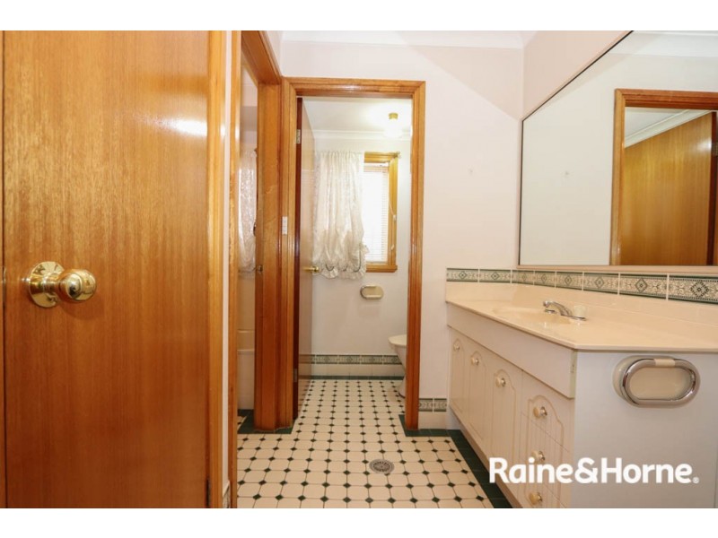 19 Wentworth Drive, Kelso NSW 2795