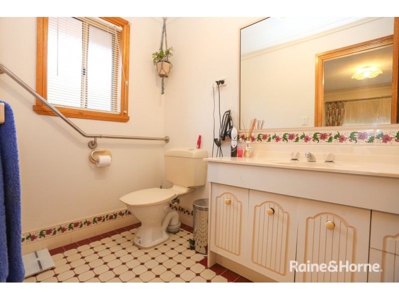 19 Wentworth Drive, Kelso NSW 2795