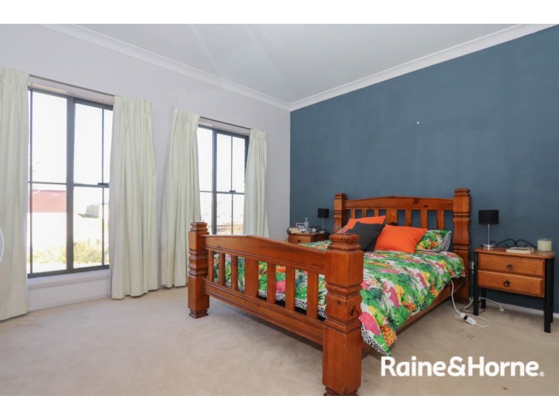 4 Shackleton Close, Windradyne NSW 2795