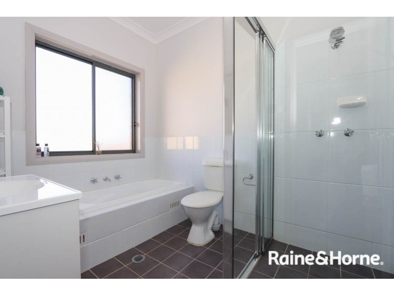 4 Shackleton Close, Windradyne NSW 2795