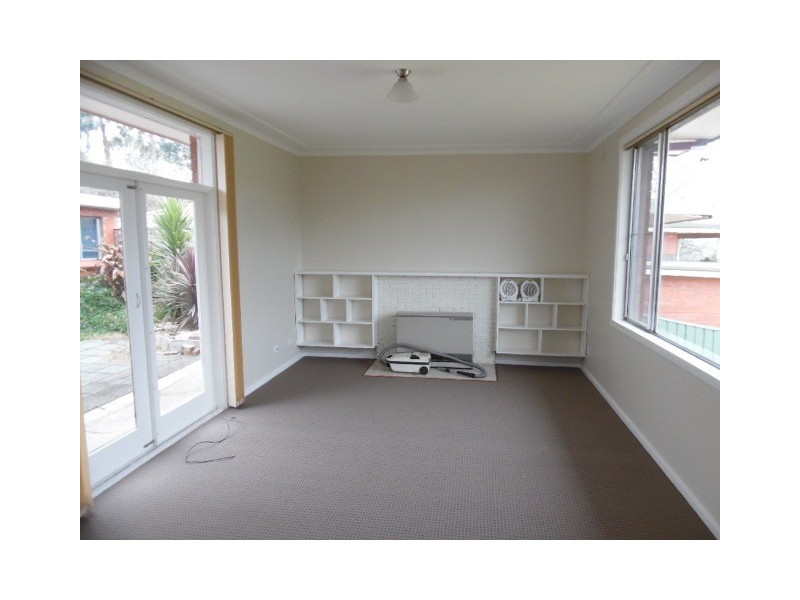 14 Isaacs  St, Bathurst NSW 2795