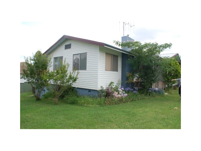 36 Esrom St, Bathurst NSW 2795