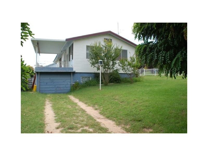 36 Esrom St, Bathurst NSW 2795