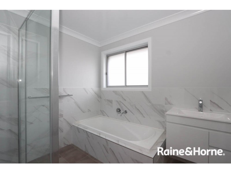 31b Fraser Drive, Eglinton NSW 2795