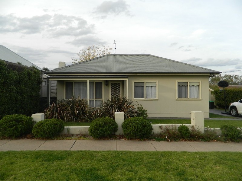 11 Rocket St, Bathurst NSW 2795