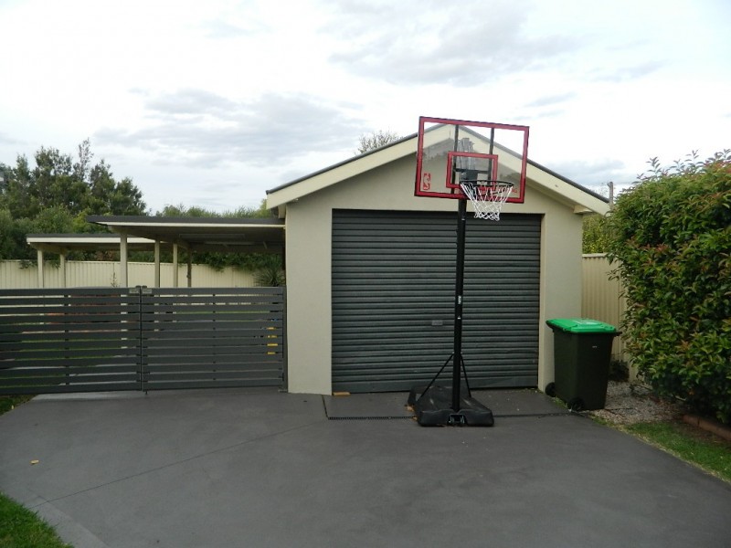 11 Rocket St, Bathurst NSW 2795