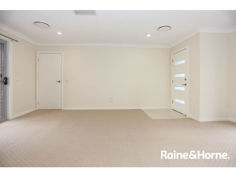 8/40 Wentworth Drive, Kelso NSW 2795