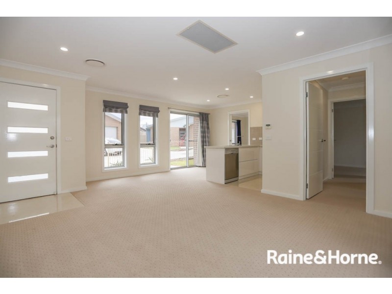 8/40 Wentworth Drive, Kelso NSW 2795