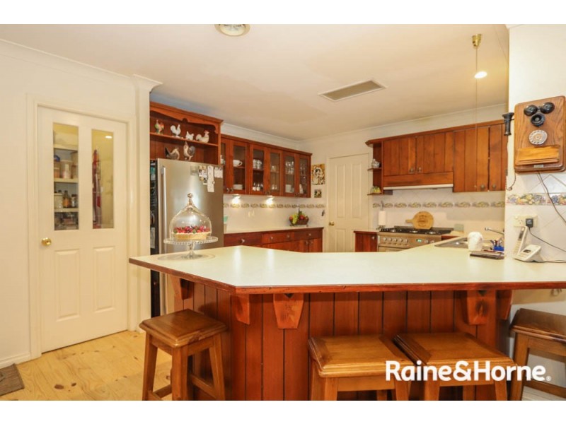 15 Cherrywood Crescent, Llanarth NSW 2795