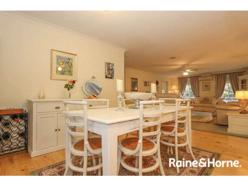 15 Cherrywood Crescent, Llanarth NSW 2795