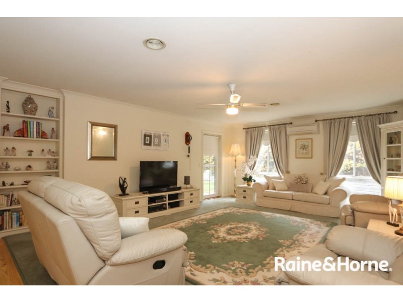 15 Cherrywood Crescent, Llanarth NSW 2795
