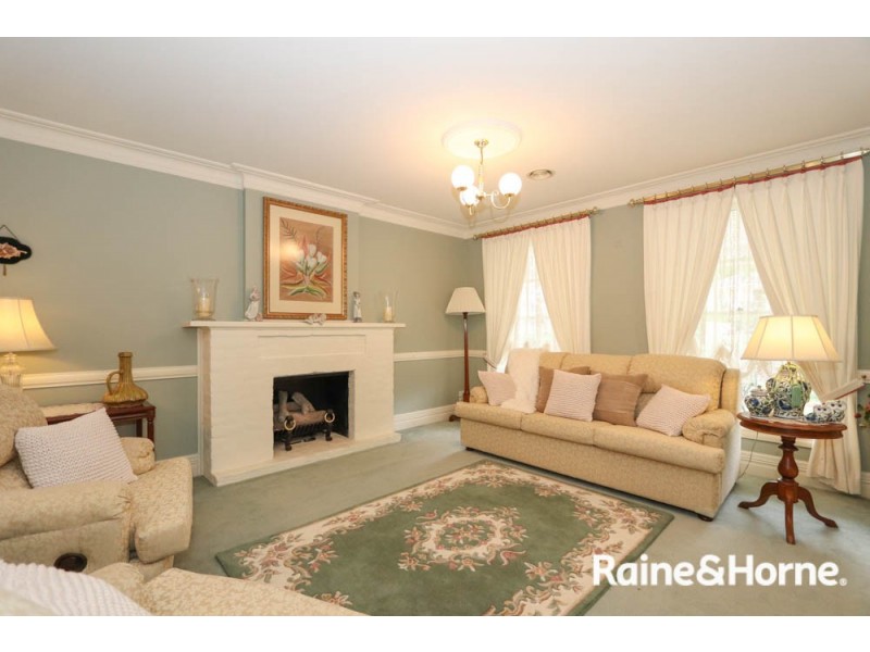 15 Cherrywood Crescent, Llanarth NSW 2795