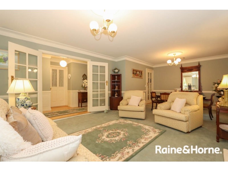 15 Cherrywood Crescent, Llanarth NSW 2795