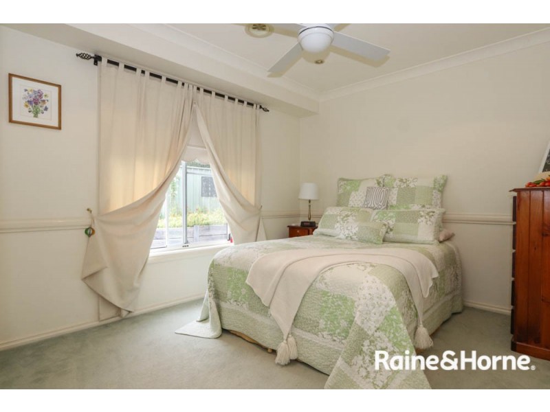 15 Cherrywood Crescent, Llanarth NSW 2795