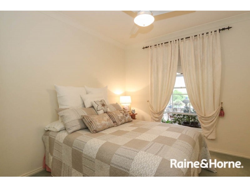 15 Cherrywood Crescent, Llanarth NSW 2795