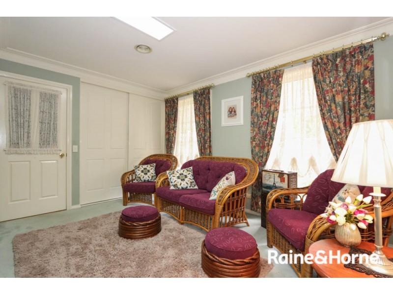 15 Cherrywood Crescent, Llanarth NSW 2795