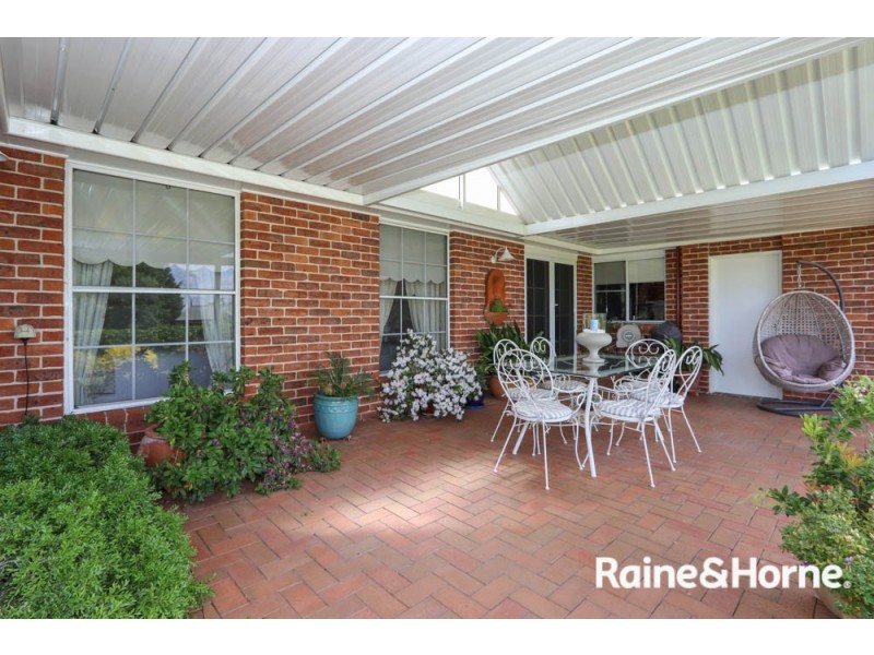 15 Cherrywood Crescent, Llanarth NSW 2795