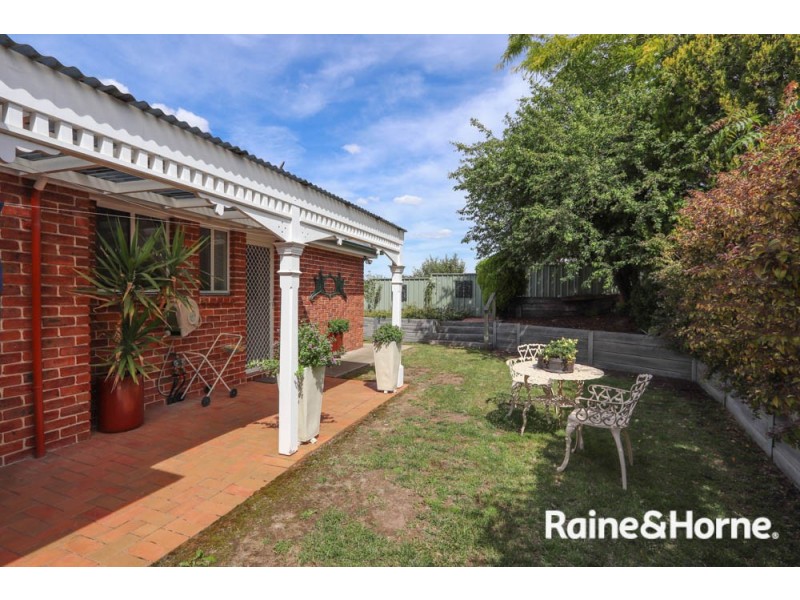15 Cherrywood Crescent, Llanarth NSW 2795