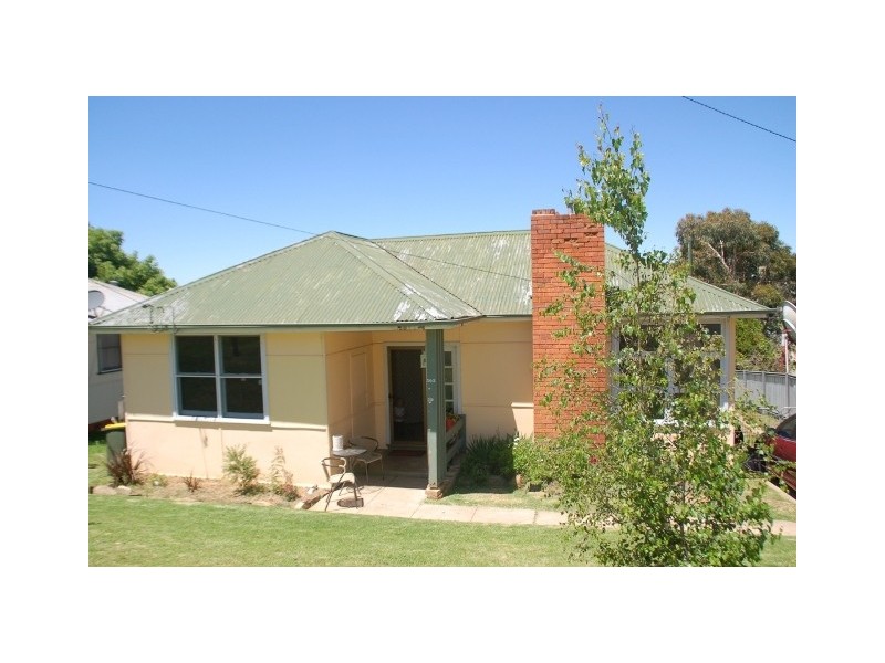 302 Rocket St, Bathurst NSW 2795