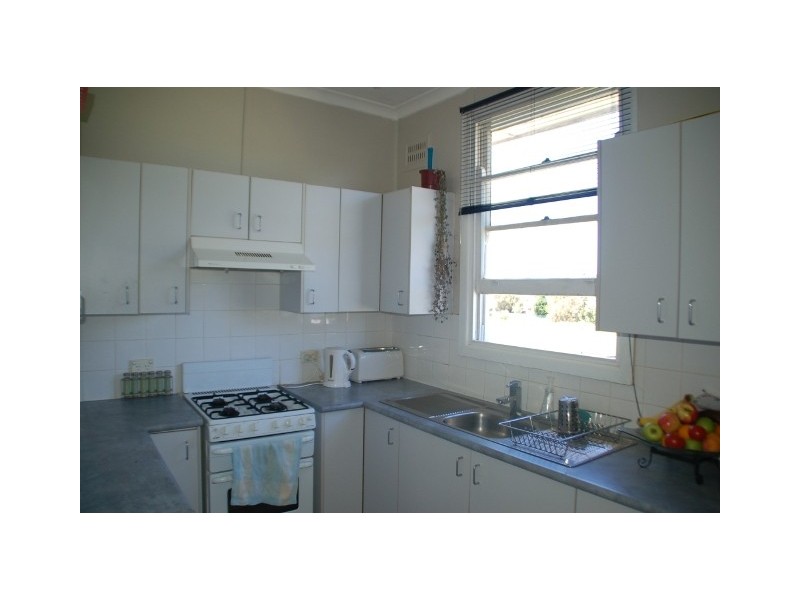 302 Rocket St, Bathurst NSW 2795