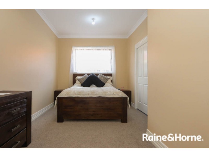 35 Kurumben Place, West Bathurst NSW 2795