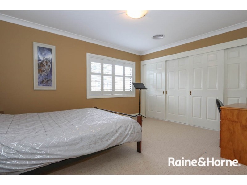 35 Kurumben Place, West Bathurst NSW 2795