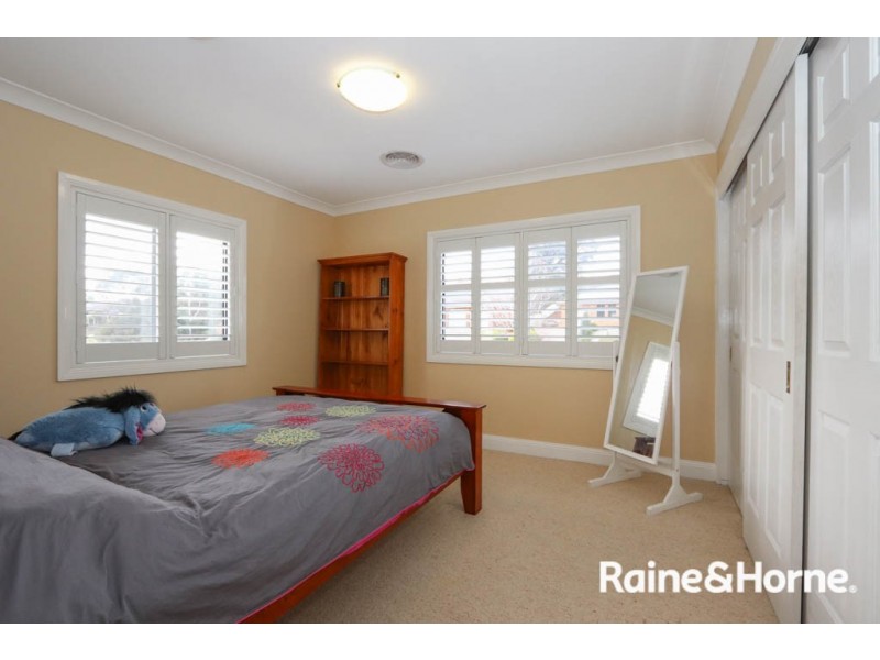 35 Kurumben Place, West Bathurst NSW 2795