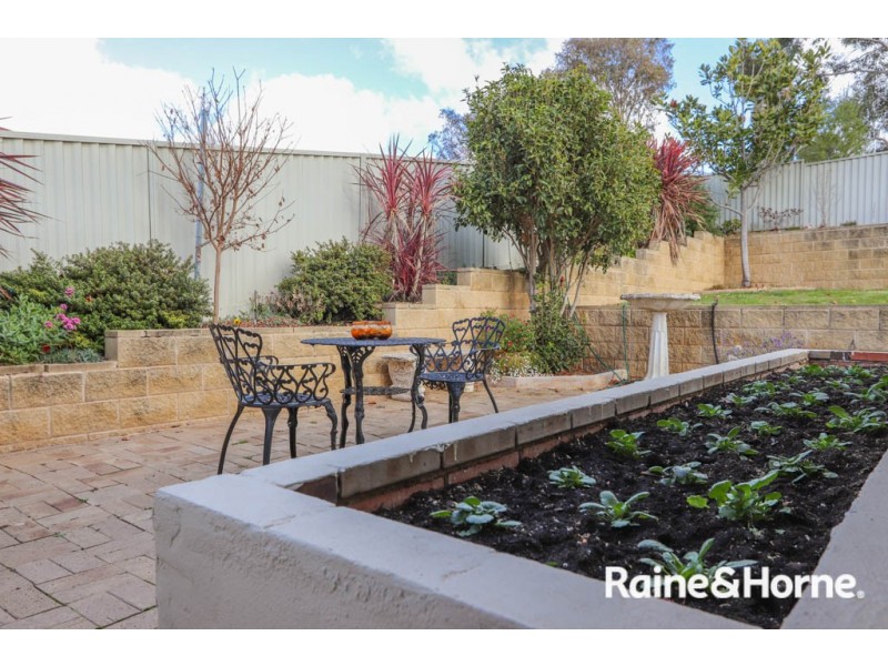 35 Kurumben Place, West Bathurst NSW 2795