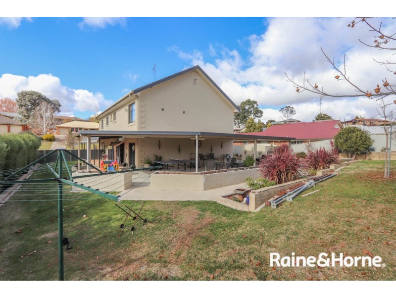 35 Kurumben Place, West Bathurst NSW 2795