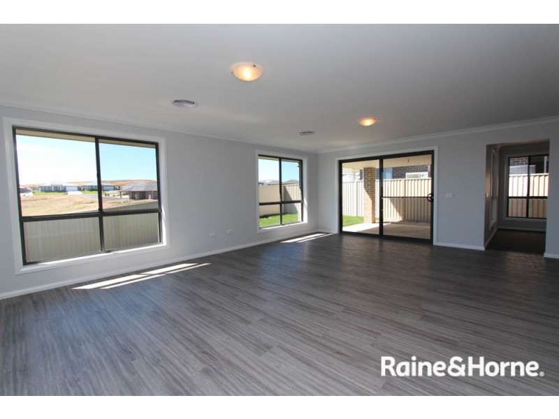 25 Ignatius Pl, Bathurst NSW 2795