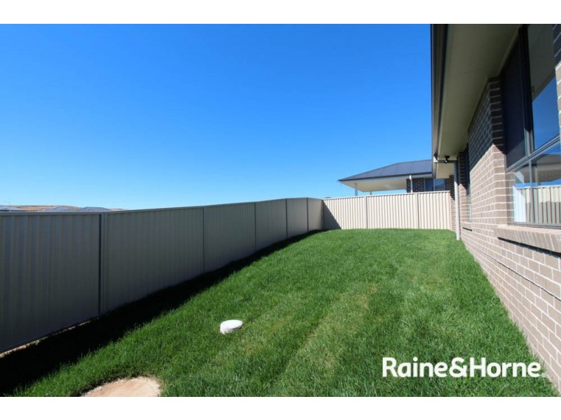 25 Ignatius Pl, Bathurst NSW 2795