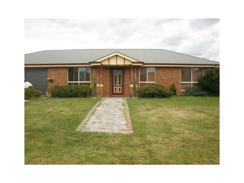 9 Roxburgh drive, Kelso NSW 2795