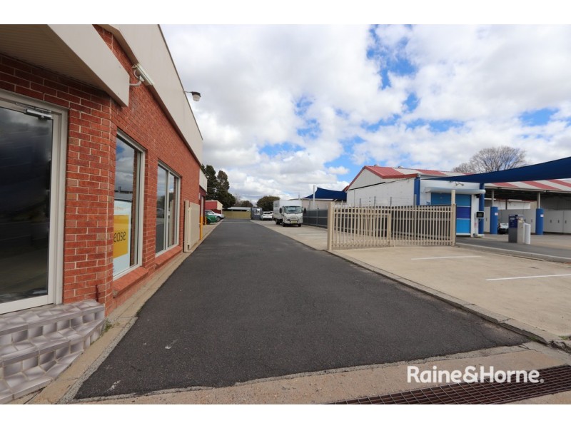 Front 112 Durham Street, Bathurst NSW 2795