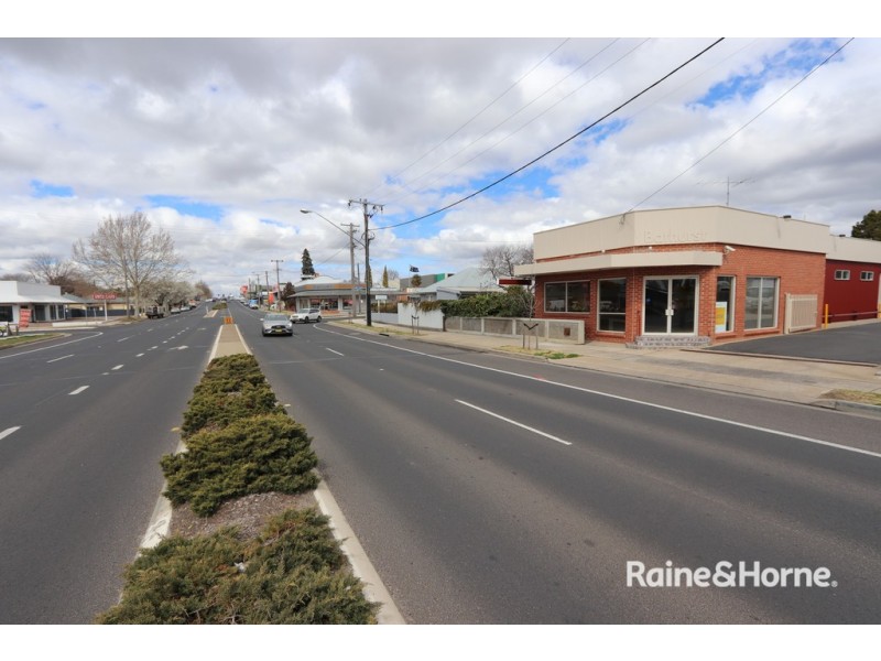 Front 112 Durham Street, Bathurst NSW 2795