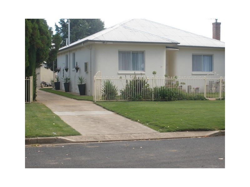 22 Durham St, Bathurst NSW 2795
