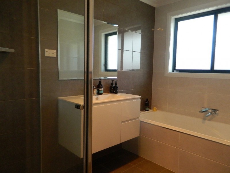 4 Coates Drive, Bathurst NSW 2795